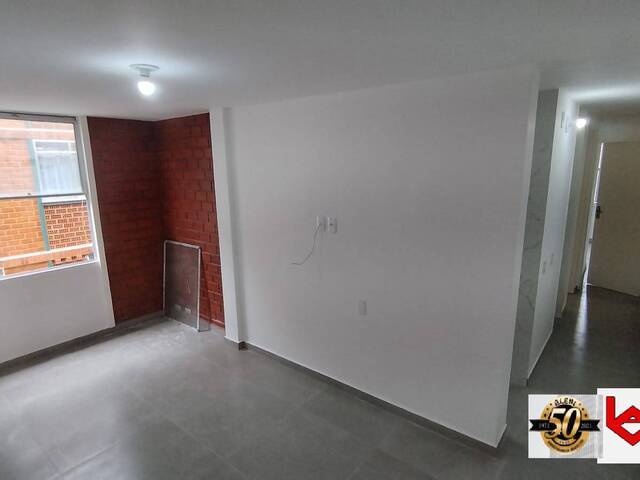 #013 - Apartamento para Venda em Rio de Janeiro - RJ - 3
